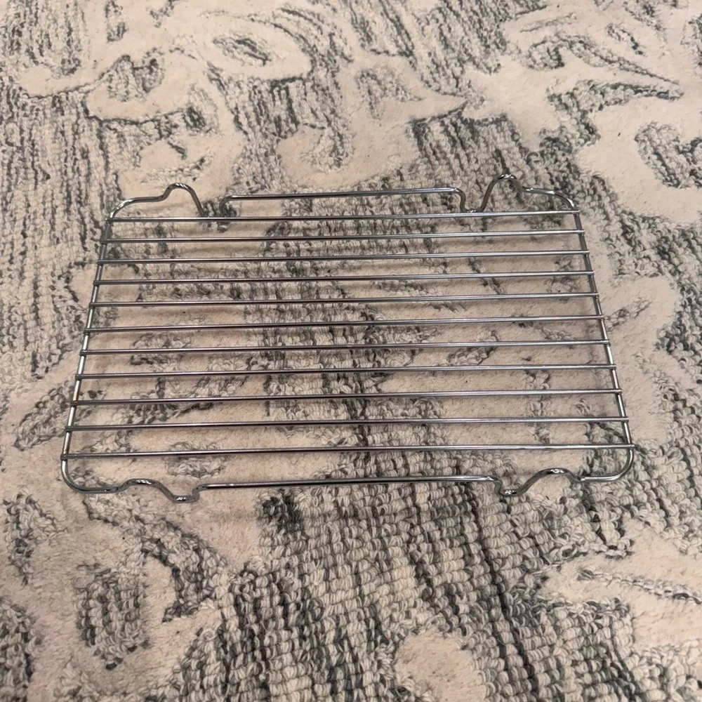 NWOT Metal Baking Cooking Cooling Rack